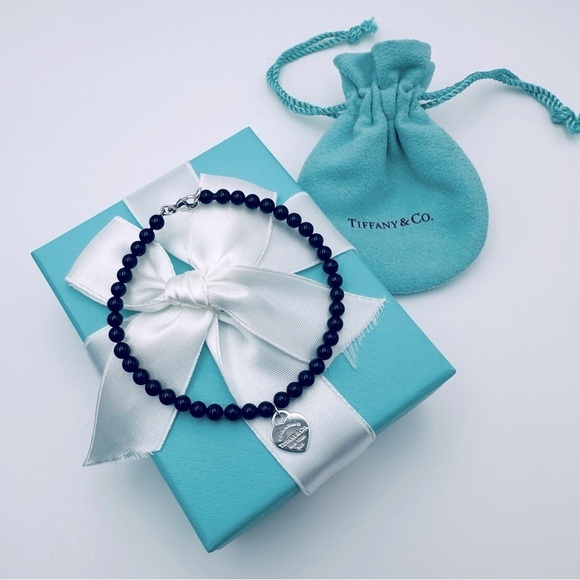 Return to Tiffany & Co. Heart Charm Onyx 4 mm Bead Bracelet with Packaging - Picture 13 of 13